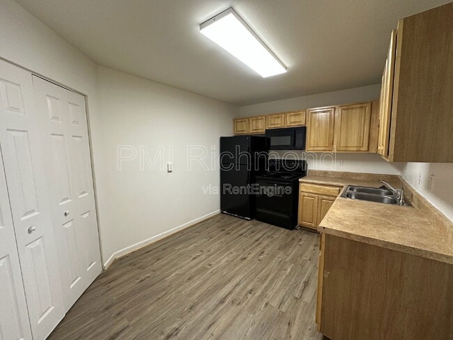 Photo - 3517 Briel St