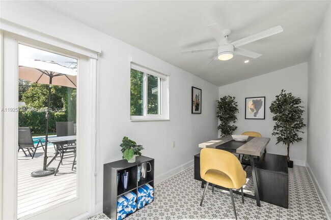 Photo - 260 NE 46th St