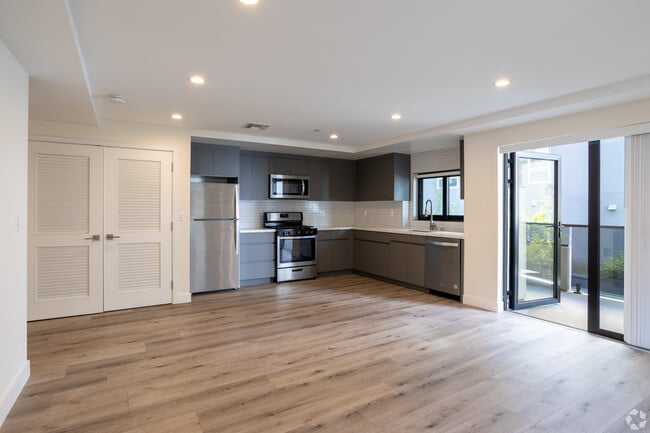 Photo - 846-848 S Mariposa Ave