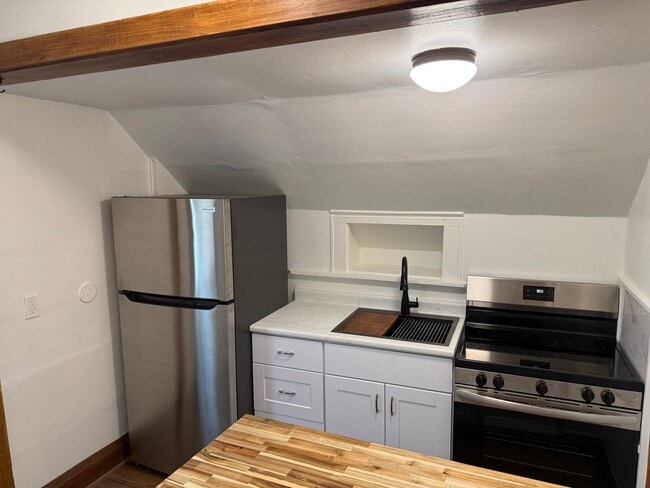 Photo - 1005 E Holt Ave Unit Upper