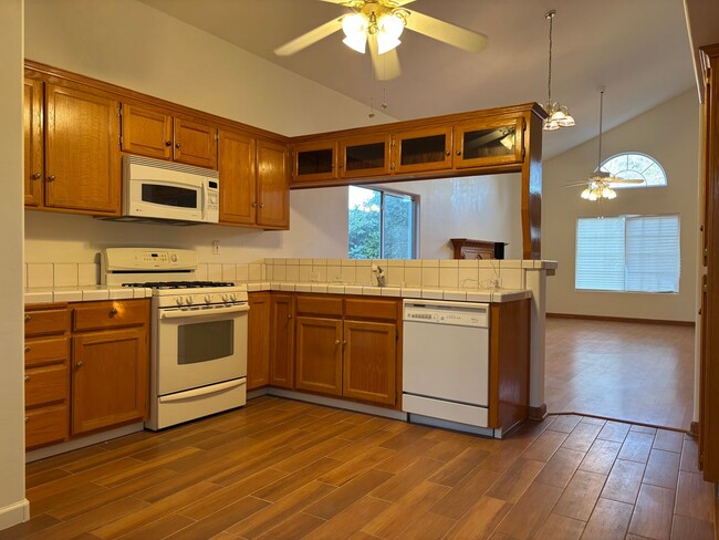 Photo - 3625 Bernard St