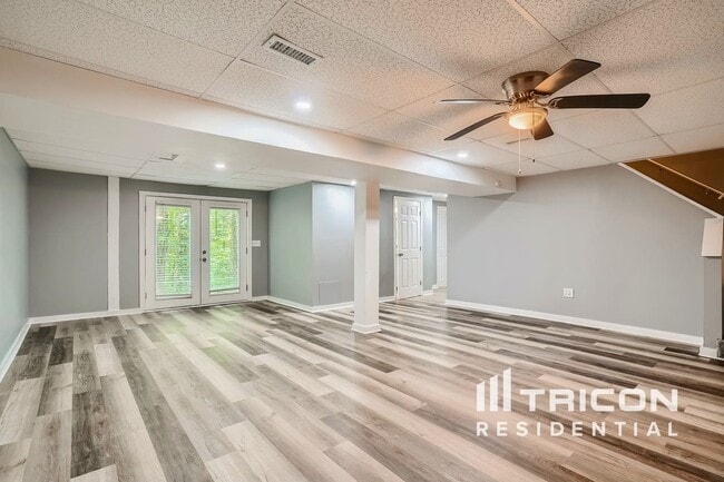 Photo - 373 England Pl