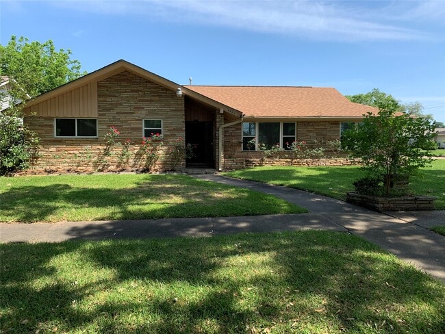 Building Photo - 4002 Mischire Dr