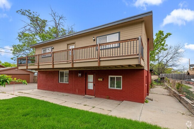 Building Photo - Gorgeous Three Bedroom home in Sunnyside!