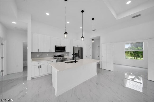 Photo - 438 Poplar St