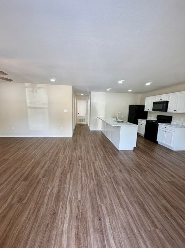 102 Pecan Dr