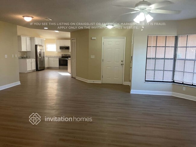 Photo - 4765 Miramar St