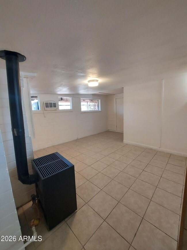 Photo - 206 N 1st St