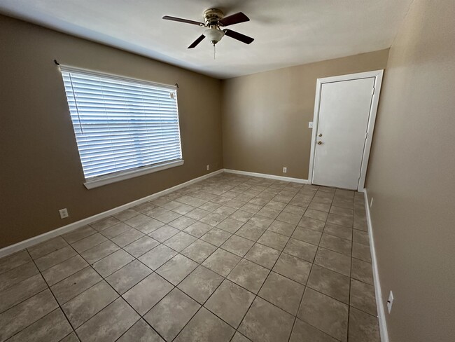 Photo - 103 Shannon Cir