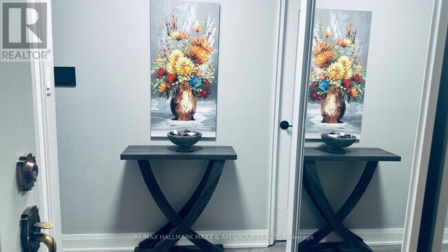Photo - 15390 Yonge St Unit 201