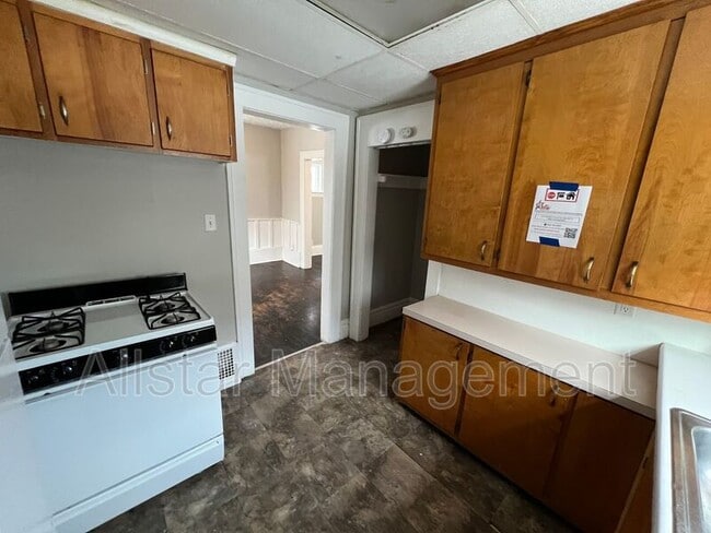 Photo - 284 Gordon Dr