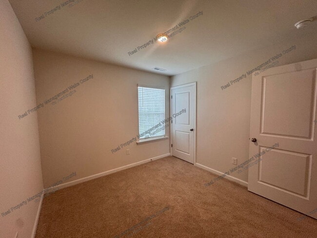 Photo - 131 River Bank Rd