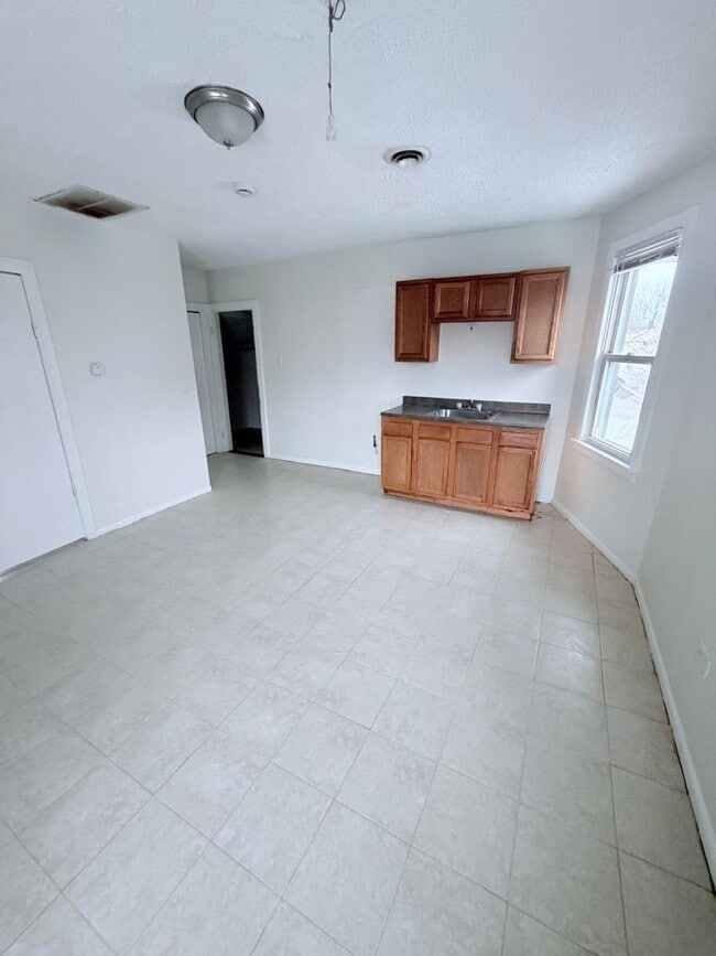 Photo - 4004 Storer Ave Unidad B