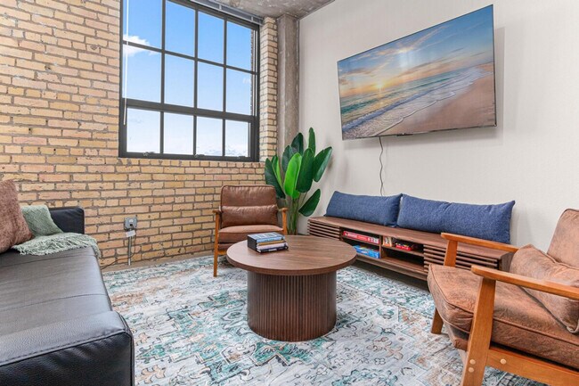 Photo - 718 N Washington Ave Unit SI ID1495848P