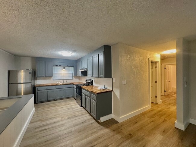 Photo - 3 Bedroom 1 Bathroom in Graceville, FL