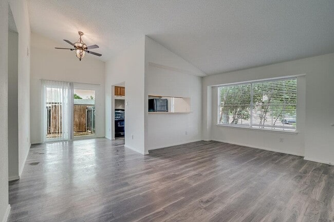 Photo - 616 Greenlawn Blvd