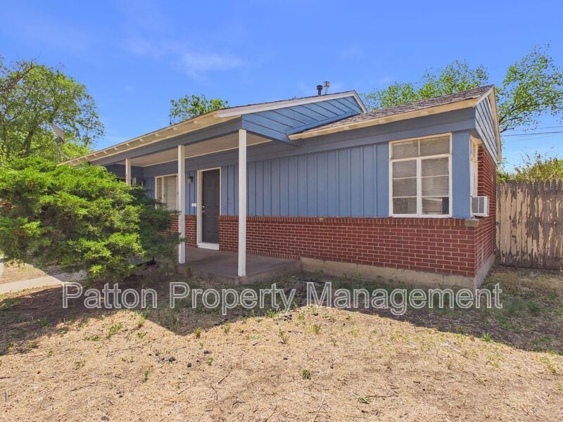Photo - 2713 Duncan Dr Unit B