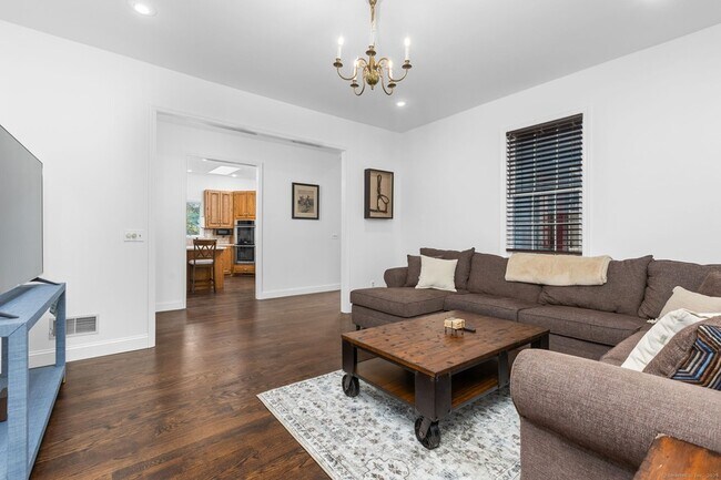 Photo - 17 Curtis Dr