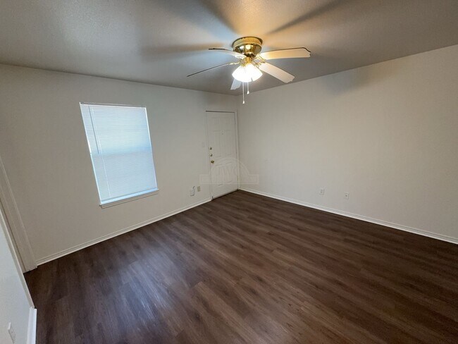 5804 Greengate Dr Unit 5804 Greengate Dr Unit B
