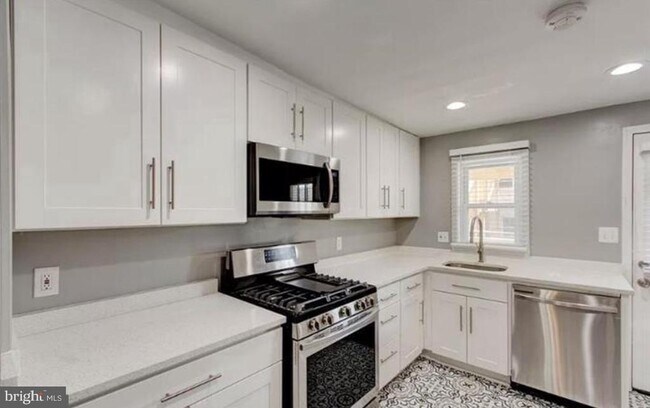 Photo - 111 Bloomsberry St