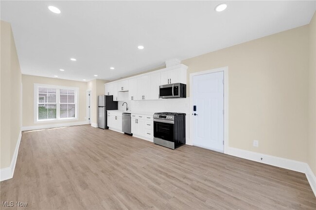 Photo - 2322 Scranton Rd