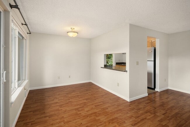 Photo - Stunning 2BR 1BA Apartment with Covered Lanai Unit NU-JAA10012_01