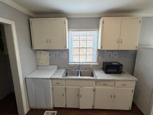 Photo - 1416 Rosewood Ave