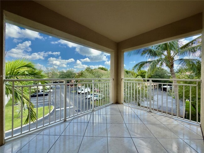 Building Photo - 6418 Emerald Dunes Dr Unit 301 Rental