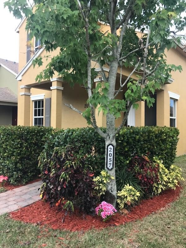 Front of House - 2057 SE Avon Park Dr