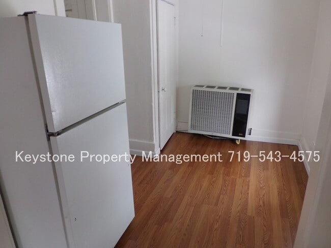 Photo - $365 Off Move-in Special!  Centrally Located Apartment - 1 BD/1 Bath $725/$725 Unit #2