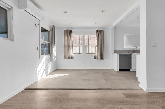 Photo - 1155 W Exposition Blvd Unit A