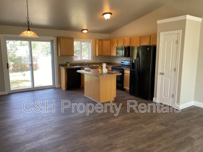 Photo - 1738 Bench Blvd