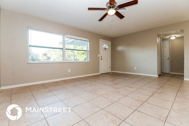 Photo - 1429 Spring Ln