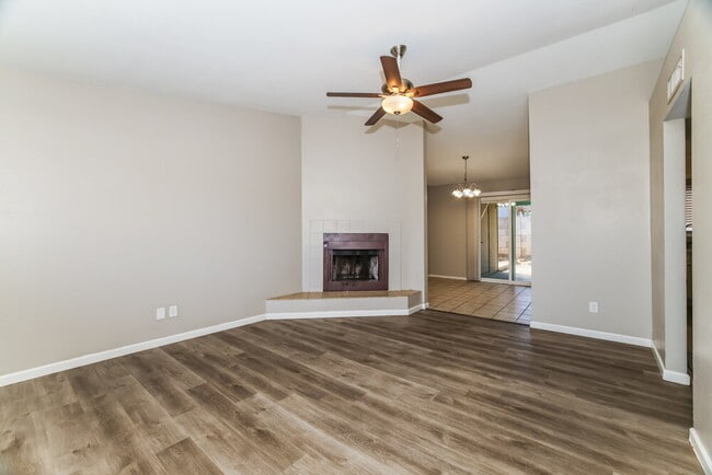 Photo - 1417 E Irwin Ave