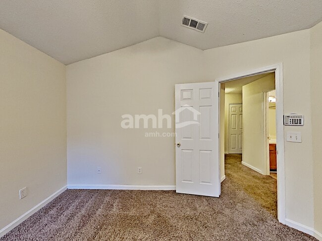 Photo - 4457 Grove Dr NW