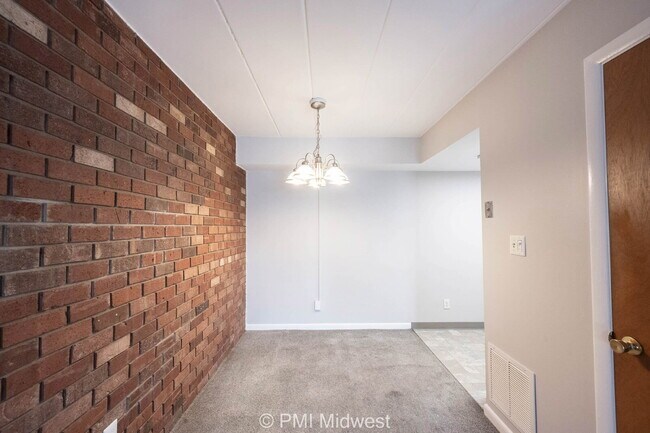 Photo - "Charming 1-Bedroom Retreat in Shelbyville – 690 Sq. Ft. of Cozy Living!" Unidad B6