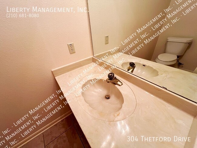 Photo - 304 Thetford Dr