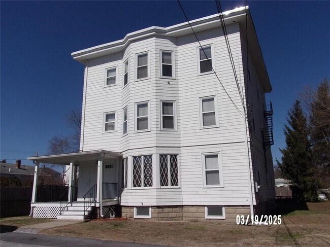 Building Photo - 14 Courtland St Unit 2