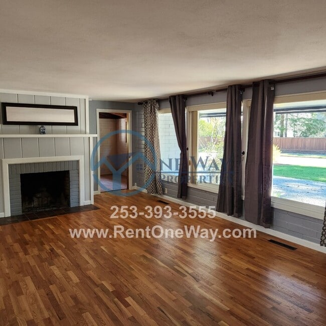 Photo - 4704 Grandview Dr W