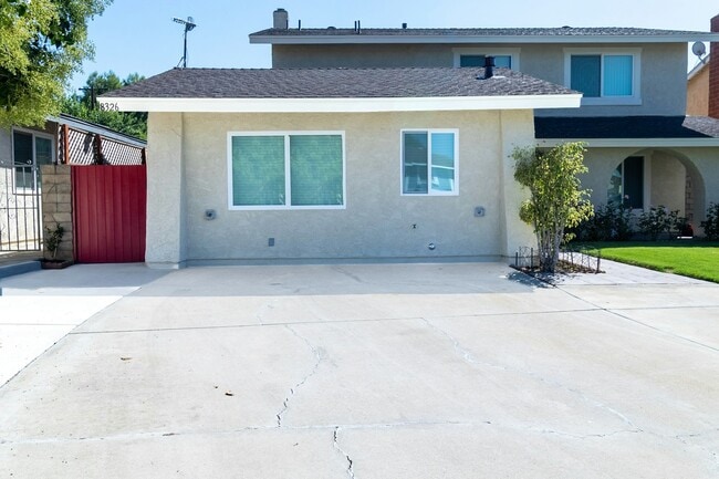 Building Photo - 8326 Beckford Ave