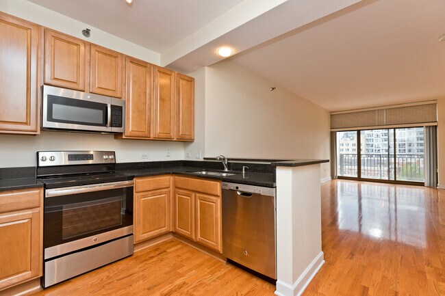 Photo - 1322 S Prairie Ave Unit 00609
