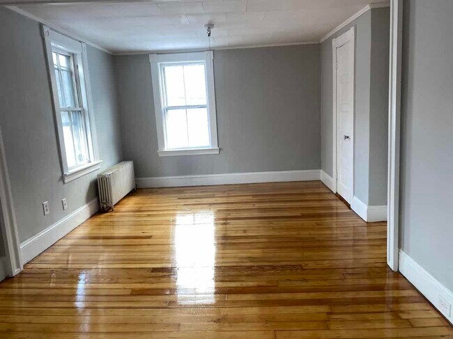 Photo - 107 Ferry St