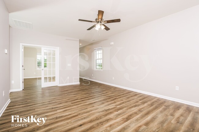 Photo - 444 Haywood Glen Dr