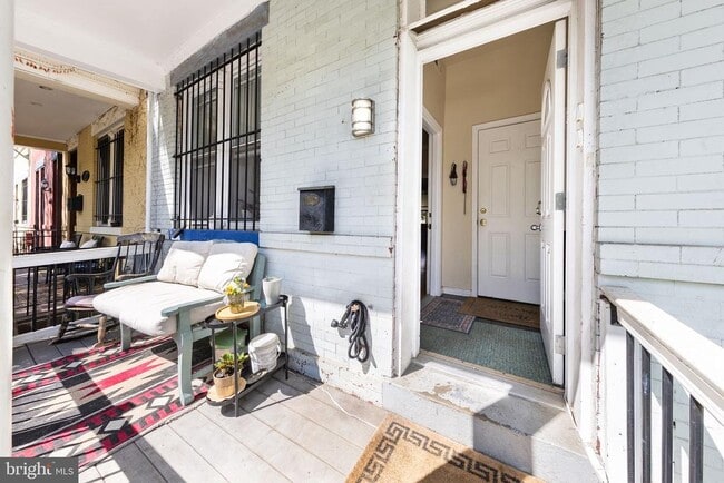 Photo - 1388 E St NE