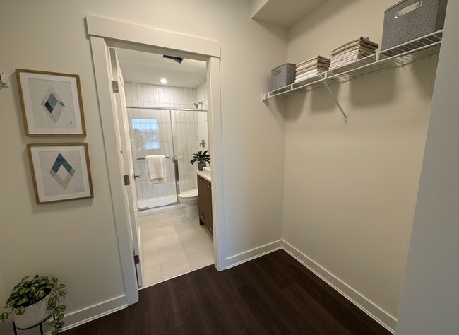 Photo - 5382-200 200 St