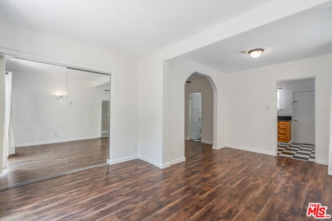 Photo - 917 7th St Unidad D