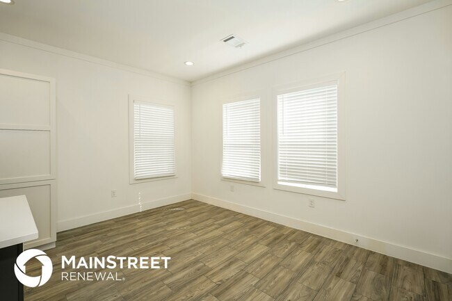 Photo - 2003 E Overton Rd