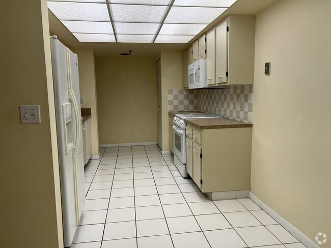 Building Photo - 955 Egret Cir Unit 202 Rental
