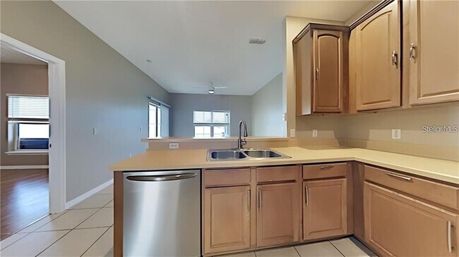 Photo - 876 Hacienda Cir