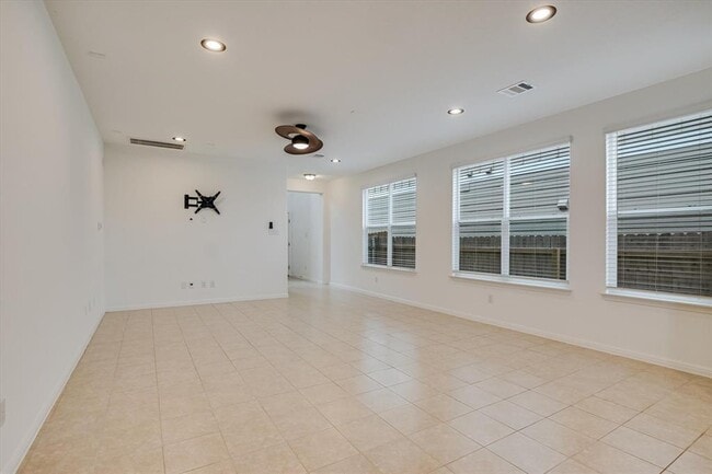 Photo - 12814 Meachum Ln